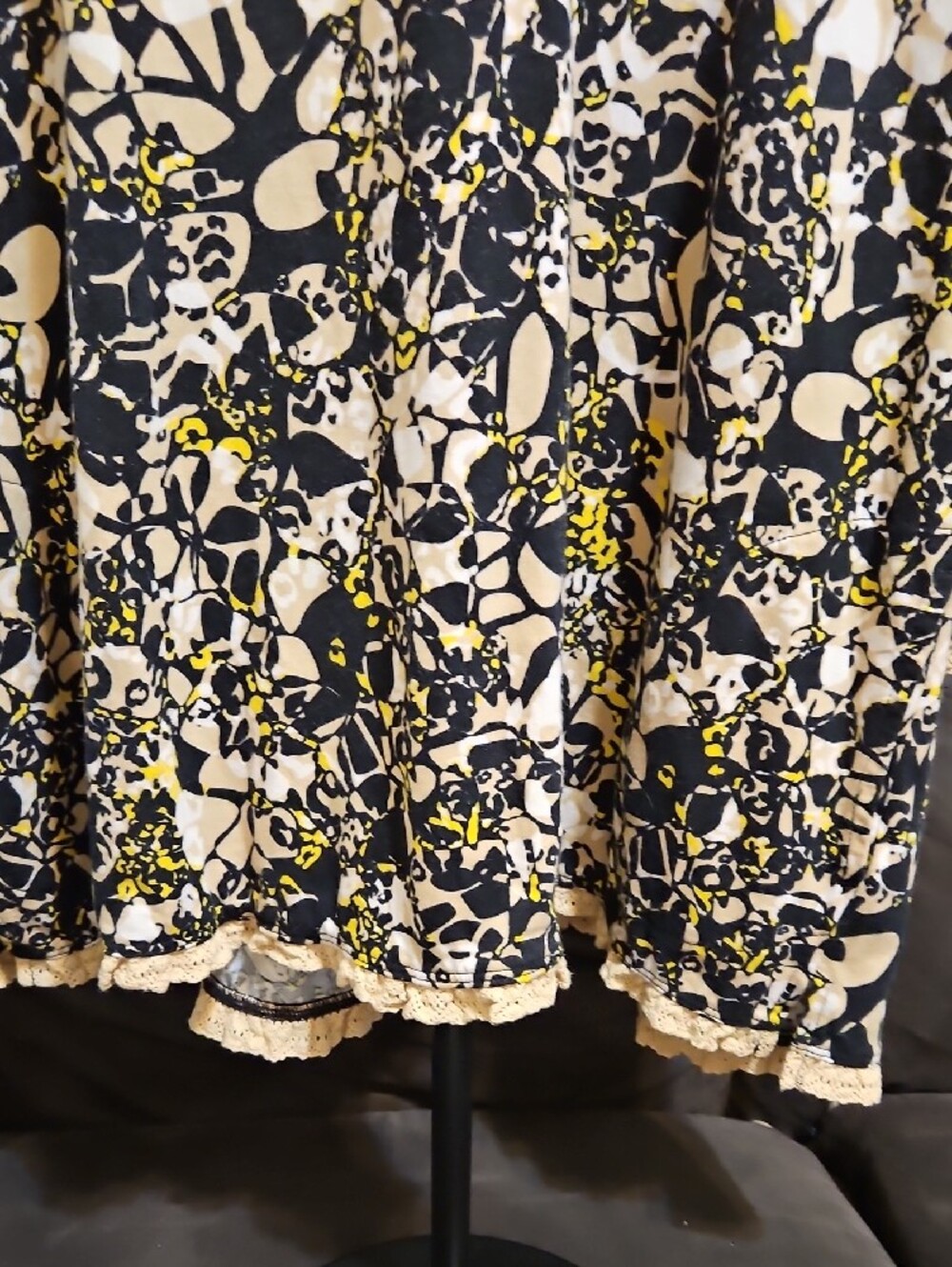 LOGO by Lori Goldstein Black, Cream & Yellow Floral-Print Tunic W/ Pockets - Picture 3 of 7